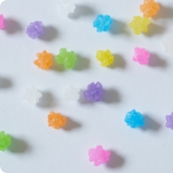 シャリシャリ食感がクセになる、昔ながらのカラフルなこんぺいとう