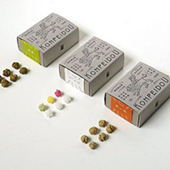 シャリシャリ食感がクセになる、昔ながらのカラフルなこんぺいとう