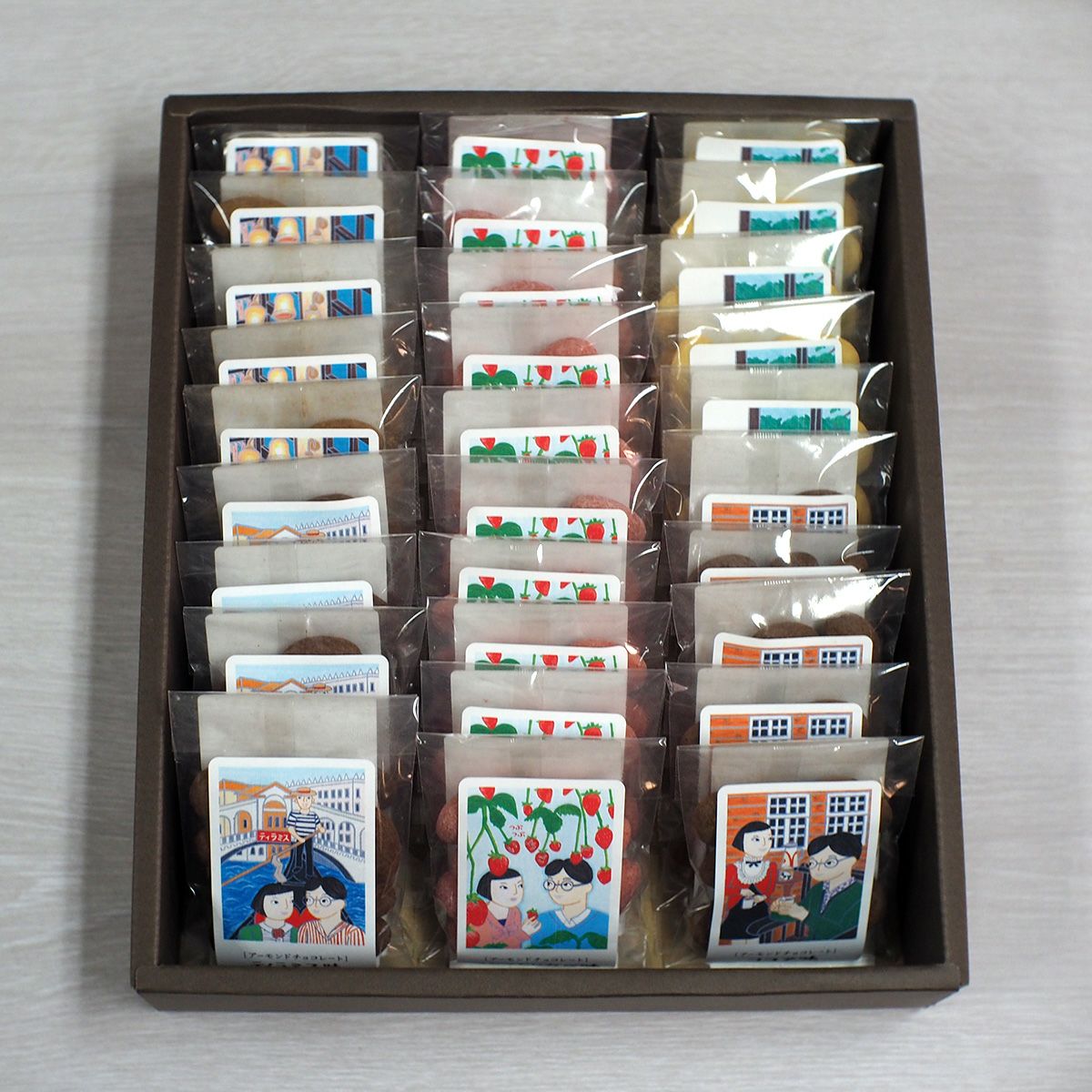 小分け包装チョコレート30袋入りアーモンドチョコ